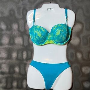 Vintage Victoria's Secret Lace Bra and Panty Set - Blue and Green
